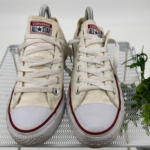 Converse Chuck Taylor All Stars Low Top Lace -Up Canvas Sneakers Cream Size 7 - Picture 2 of 11